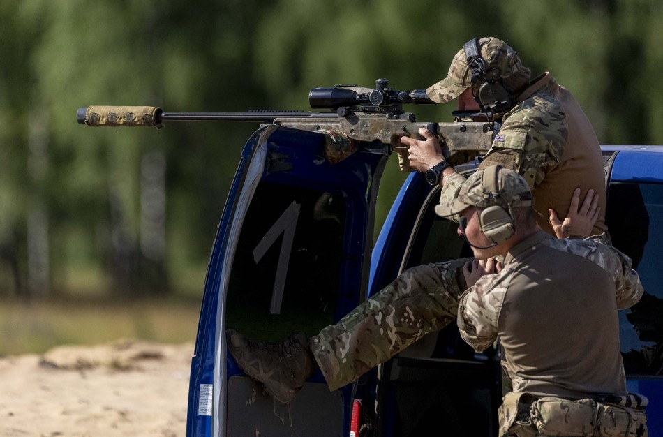 NATO šalių snaiperiai Gaižiūnų poligone varžosi dėl taikliausiojo titulo
