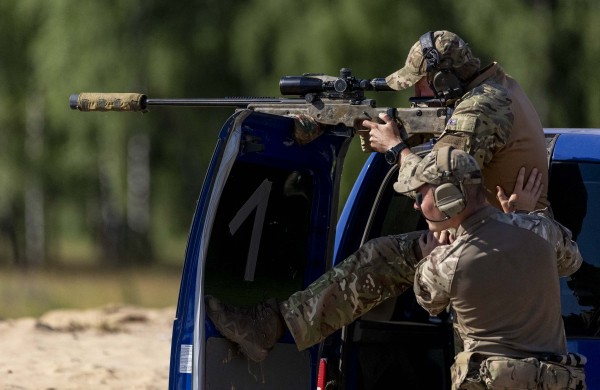 NATO šalių snaiperiai Gaižiūnų poligone varžosi dėl taikliausiojo titulo