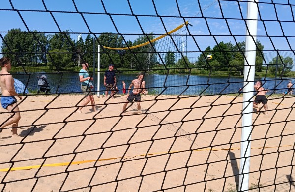 Žeimių paplūdimio tinklinio turnyras pirmą kartą tapo tarptautinis