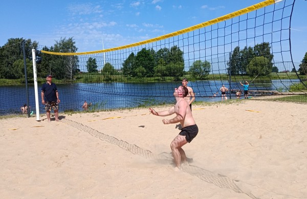 Žeimių paplūdimio tinklinio turnyras pirmą kartą tapo tarptautinis