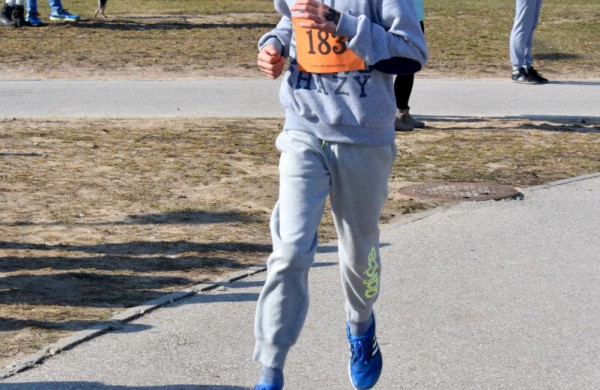 Aplink tvenkinius ratus suko ir ilgų nuotolių bėgikai