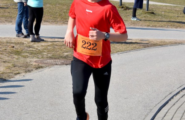 Aplink tvenkinius ratus suko ir ilgų nuotolių bėgikai