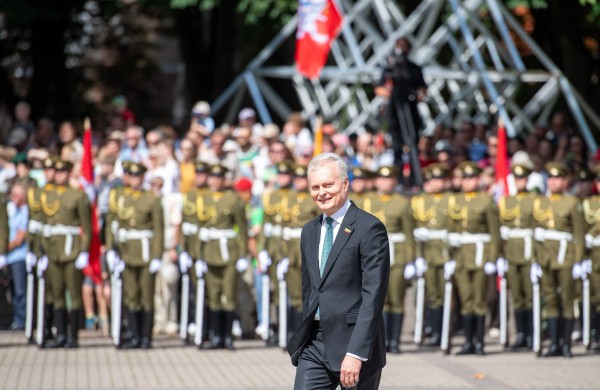 LR Prezidento G. Nausėdos sveikinimas Valstybės ir Tautiškos giesmės dienos proga