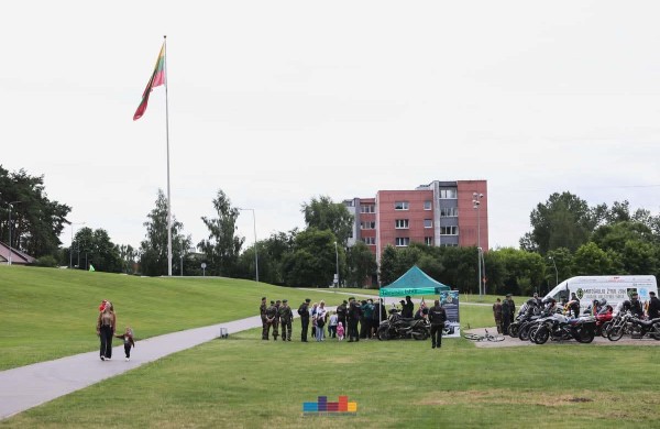 Valstybės diena paminėta vienybės, tradicijų ir muzikos apsuptyje