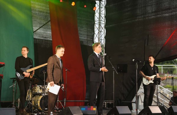 Valstybės diena paminėta vienybės, tradicijų ir muzikos apsuptyje