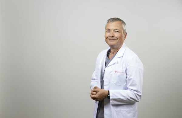 Lytinių lūpų plastika: tarp medicininės būtinybės ir estetikos – kada operacija tampa išsigelbėjimu?