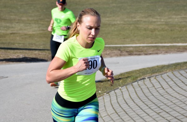 Aplink tvenkinius ratus suko ir ilgų nuotolių bėgikai