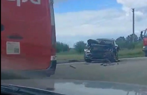 Prie Pasodos susidūrė DPD autobusiukas ir lengvasis automobilis - visi išvežti į gydymo įstaigą