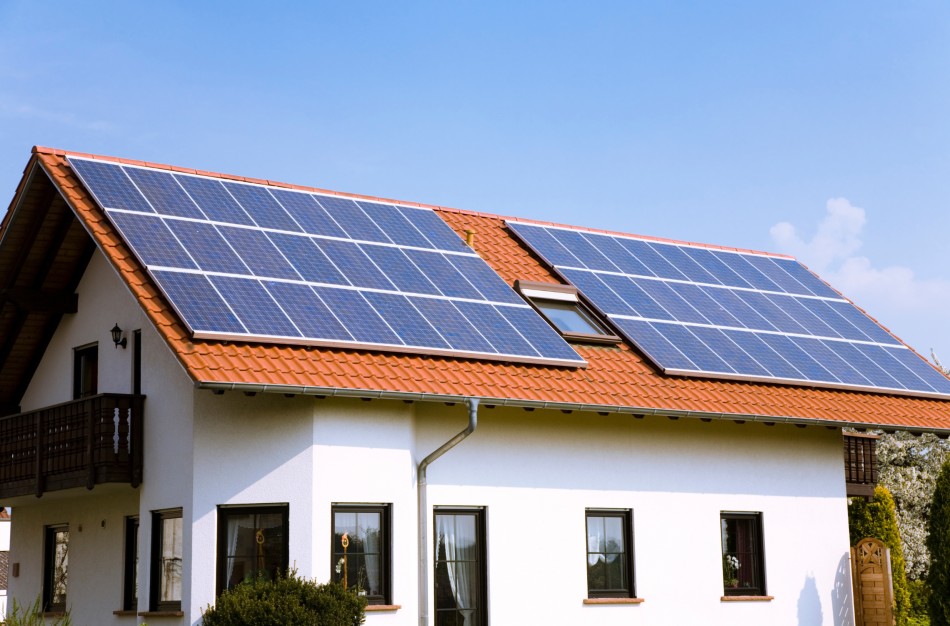 APVA sparčiai vertina saulės elektrinių paraiškas: per mėnesį išnagrinėta didžioji dalis gautų paraiškų, lėšos jau pasiekia gyventojus