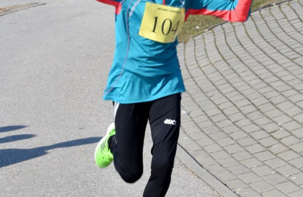 Aplink tvenkinius ratus suko ir ilgų nuotolių bėgikai