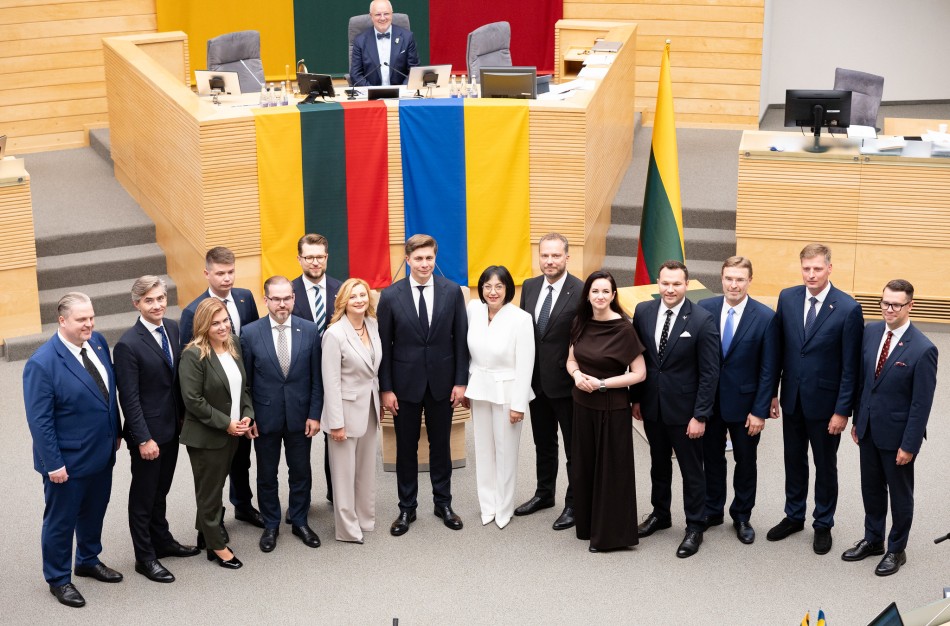 Prisiekusi XXI-oji Vyriausybė pradeda darbą