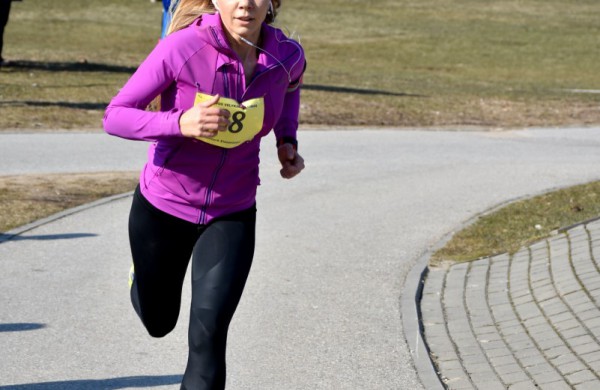 Aplink tvenkinius ratus suko ir ilgų nuotolių bėgikai