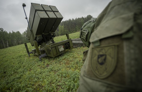 Lietuvą pasieks daugiau NASAMS sistemas įgalinančių radarų