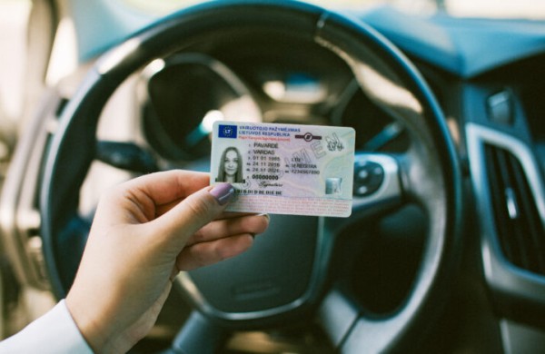 Pakeitėte pavardę? „Regitra“ primena per kiek laiko reikėtų atsinaujinti vairuotojo pažymėjimą