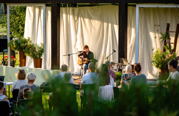 Užusaliuose nuskambėjo Respublikinis muzikos festivalis „Dainos prie Šešuvos“