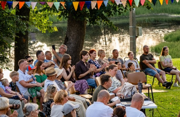 Užusaliuose nuskambėjo Respublikinis muzikos festivalis „Dainos prie Šešuvos“