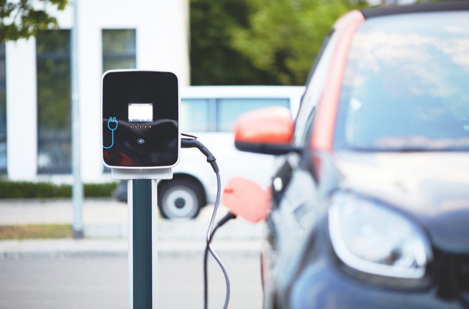 Elektromobiliams įsigyti – 20 mln. eurų paramos: kvietimai startuoja liepos 30–31 d.