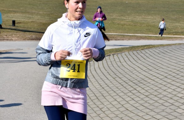 Aplink tvenkinius ratus suko ir ilgų nuotolių bėgikai