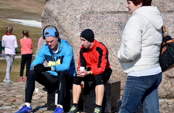 Aplink tvenkinius ratus suko ir ilgų nuotolių bėgikai