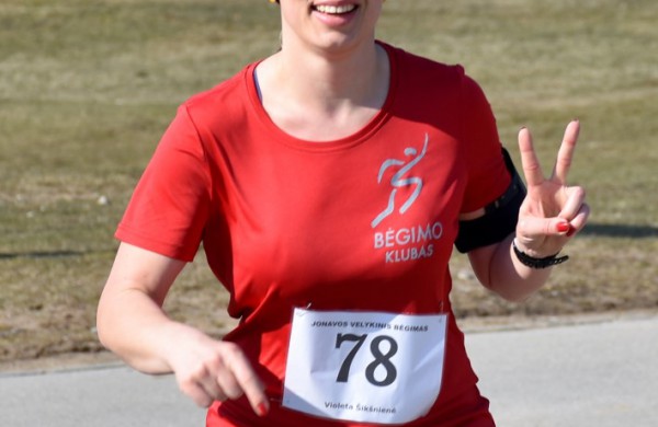 Aplink tvenkinius ratus suko ir ilgų nuotolių bėgikai