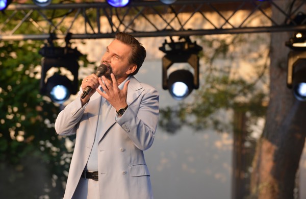 Palangoje paaiškėjo naujieji Lietuvos Šlagerių karalius ir karalienė: festivalis įrodė, kad lietuviško šlagerio tradicijas sėkmingai perima jaunoji karta