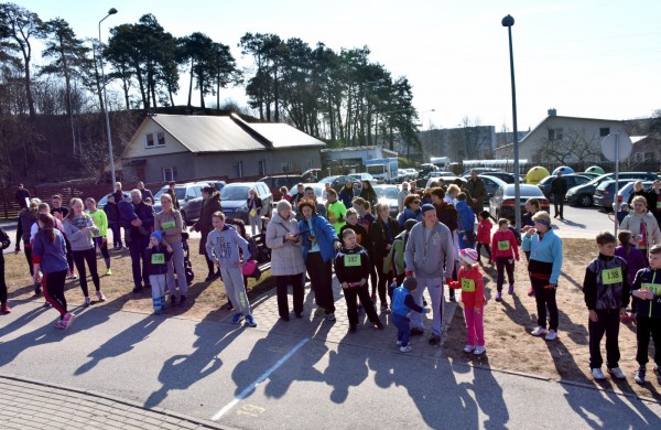 Aplink tvenkinius ratus suko ir ilgų nuotolių bėgikai