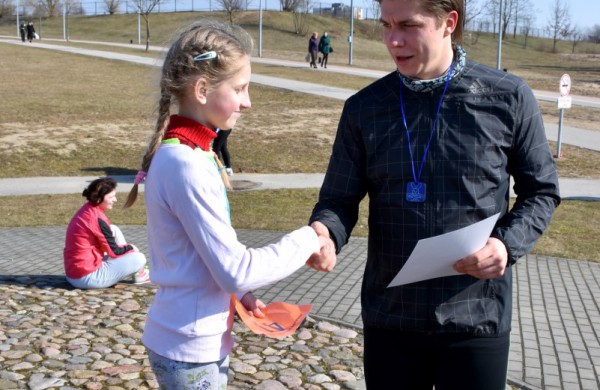 Aplink tvenkinius ratus suko ir ilgų nuotolių bėgikai