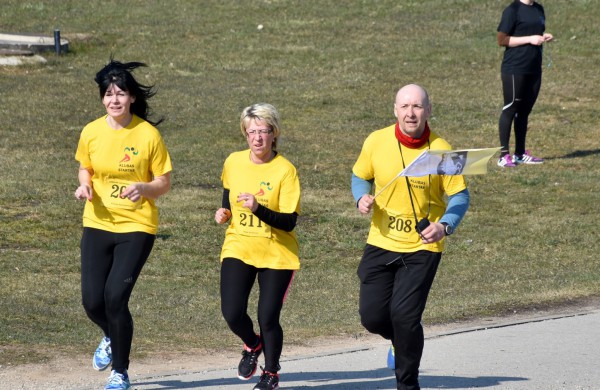 Aplink tvenkinius ratus suko ir ilgų nuotolių bėgikai