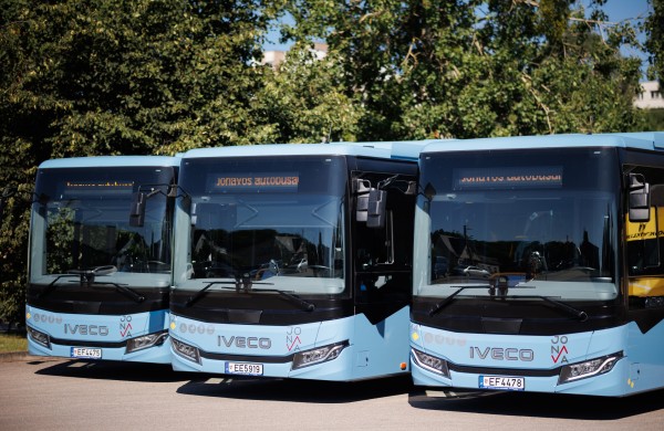 Jonavoje – penki nauji autobusai: į gatves išriedės dar daugiau elektrinio transporto 