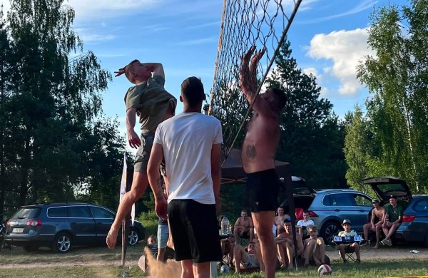Paplūdimio tinklinis Panoteriuose: sportininkų gausa ir verslininkų pagalba jaunimui 