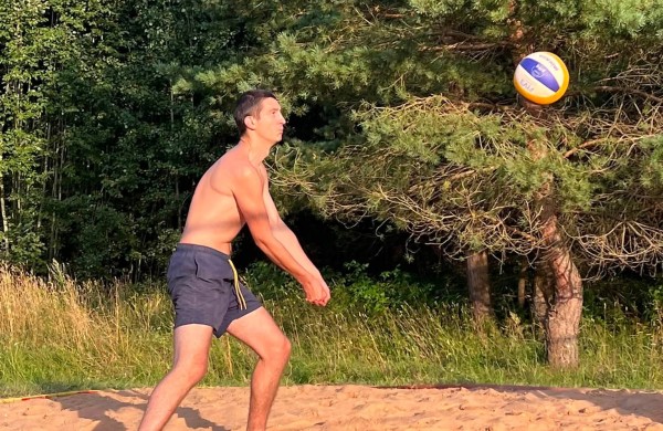 Paplūdimio tinklinis Panoteriuose: sportininkų gausa ir verslininkų pagalba jaunimui 