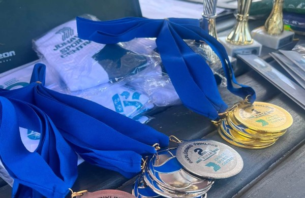 Paplūdimio tinklinis Panoteriuose: sportininkų gausa ir verslininkų pagalba jaunimui 