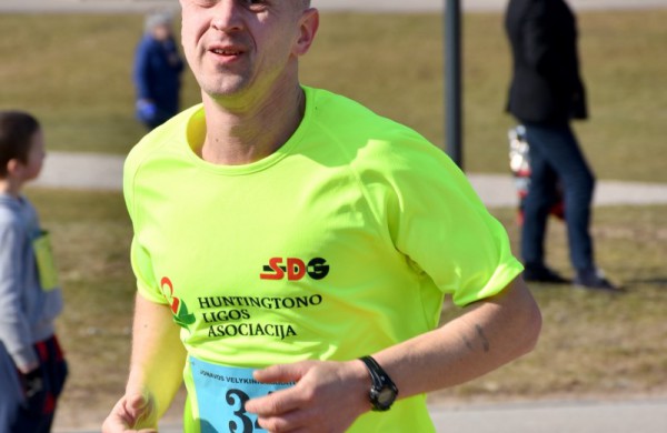 Aplink tvenkinius ratus suko ir ilgų nuotolių bėgikai