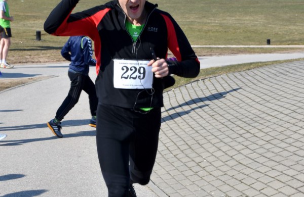 Aplink tvenkinius ratus suko ir ilgų nuotolių bėgikai