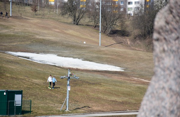 Aplink tvenkinius ratus suko ir ilgų nuotolių bėgikai