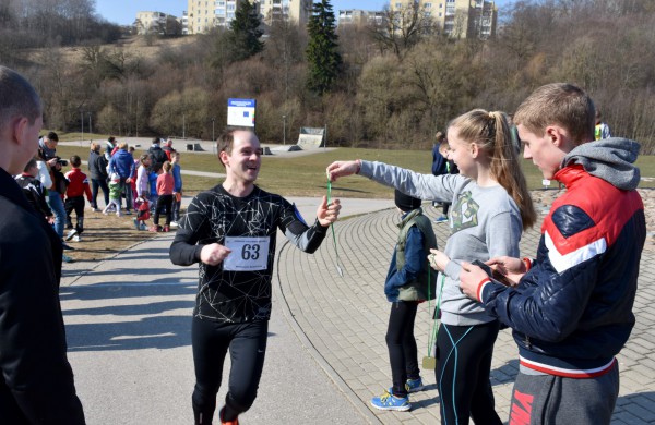 Aplink tvenkinius ratus suko ir ilgų nuotolių bėgikai