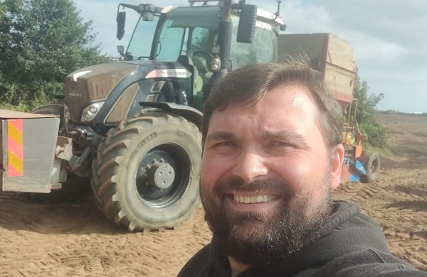 Fizikas iš Jonavos, kuris augina narcizus ir diskutuoja su plokščios Žemės šalininkais