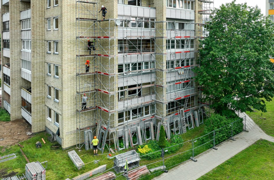 Siūloma daugiabučių namų renovacijos kvietimams taikyti naują finansavimo modelį: papildoma parama skatins kokybiškesnę renovaciją
