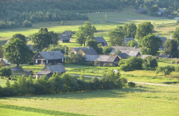 Kaip kaimo bendruomenei teisėtai sutvarkyti valstybinę žemę ir pritaikyti ją vietos gyventojų poreikiams