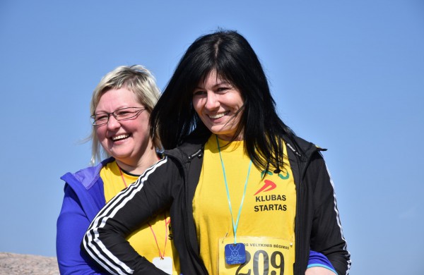 Aplink tvenkinius ratus suko ir ilgų nuotolių bėgikai