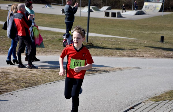 Aplink tvenkinius ratus suko ir ilgų nuotolių bėgikai