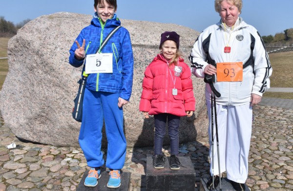 Aplink tvenkinius ratus suko ir ilgų nuotolių bėgikai