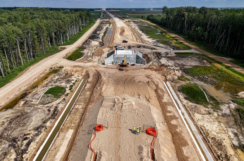 Gulbiniškių gyventojai piktinasi eismo organizavimu A6 kelyje: „Gyventojams taisyklės galioja, o darbininkams - ne?“