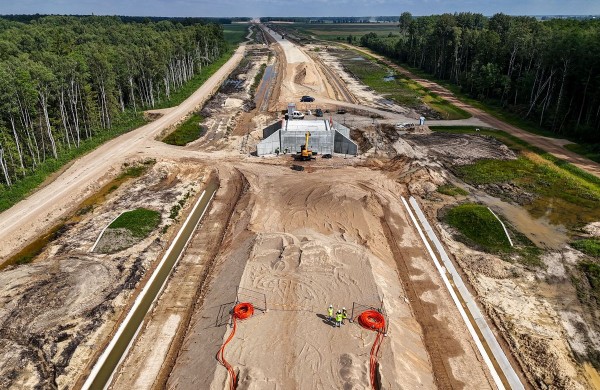 Gulbiniškių gyventojai piktinasi eismo organizavimu A6 kelyje: „Gyventojams taisyklės galioja, o darbininkams - ne?“