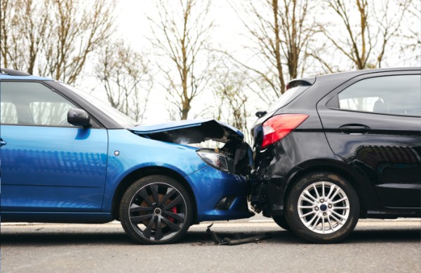 Teismas priteisė beveik 140 tūkst. eurų žalą už neapdraustu automobiliu sukeltą avariją Vokietijoje