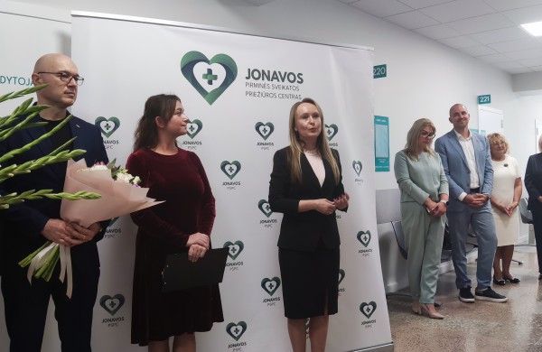 Oficialiai pristatytos atnaujintos Jonavos PSPC patalpos: sveikatos priežiūros įstaiga pasikeitė neatpažįstamai