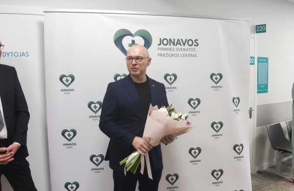 Oficialiai pristatytos atnaujintos Jonavos PSPC patalpos: sveikatos priežiūros įstaiga pasikeitė neatpažįstamai