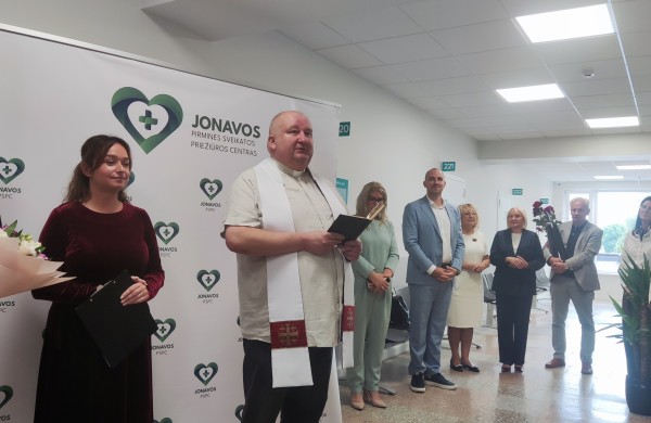 Oficialiai pristatytos atnaujintos Jonavos PSPC patalpos: sveikatos priežiūros įstaiga pasikeitė neatpažįstamai