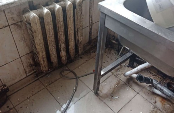 Planinės patikros vėl atskleidžia netvarką: pelėsis ant lentynų ir produktai šalia šiukšlių 