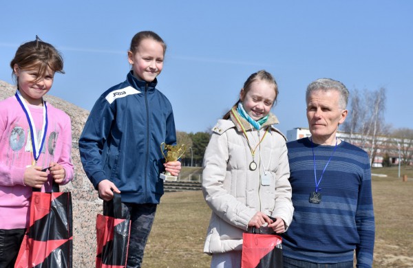 Aplink tvenkinius ratus suko ir ilgų nuotolių bėgikai